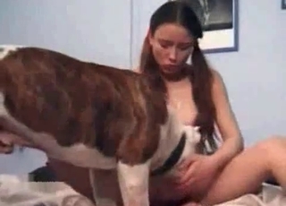 Nasty teen plays with her animal